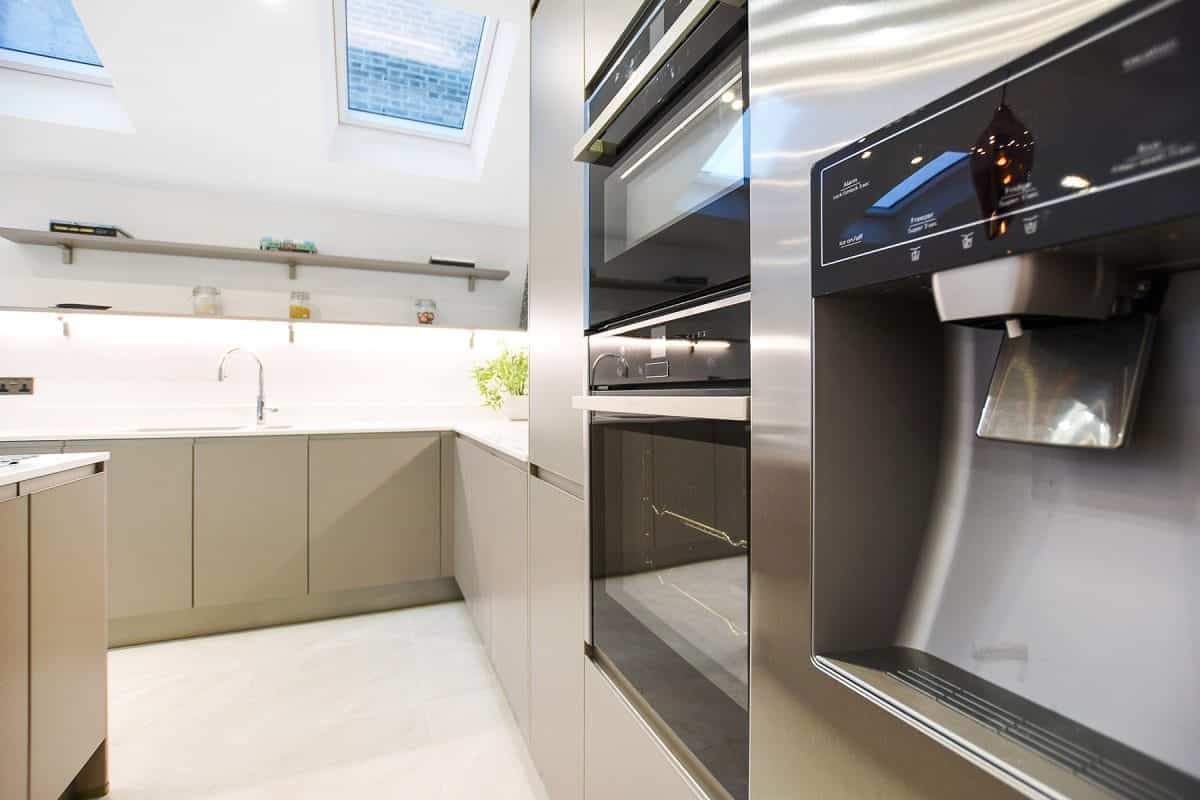 Sophisticated Modern Handleless Kitchen