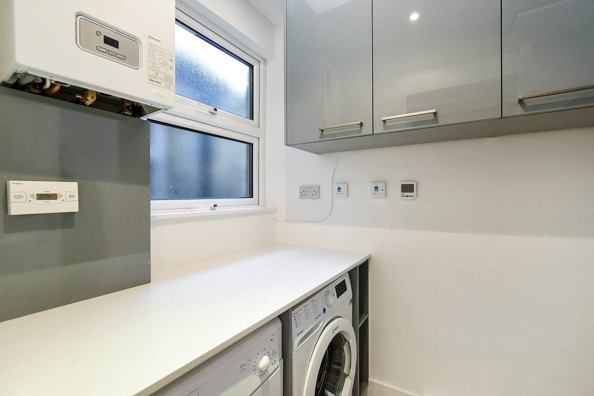 EBSTONE - Gloss Grey Handleless Kitchen