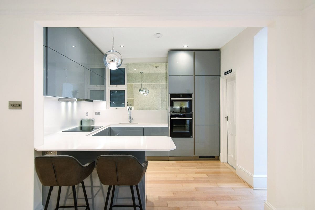 EBSTONE - Gloss Grey Handleless Kitchen