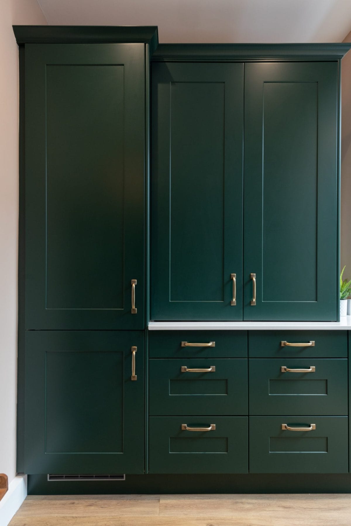 Traditional Racing Green Kitchen Ebstone Kitchens